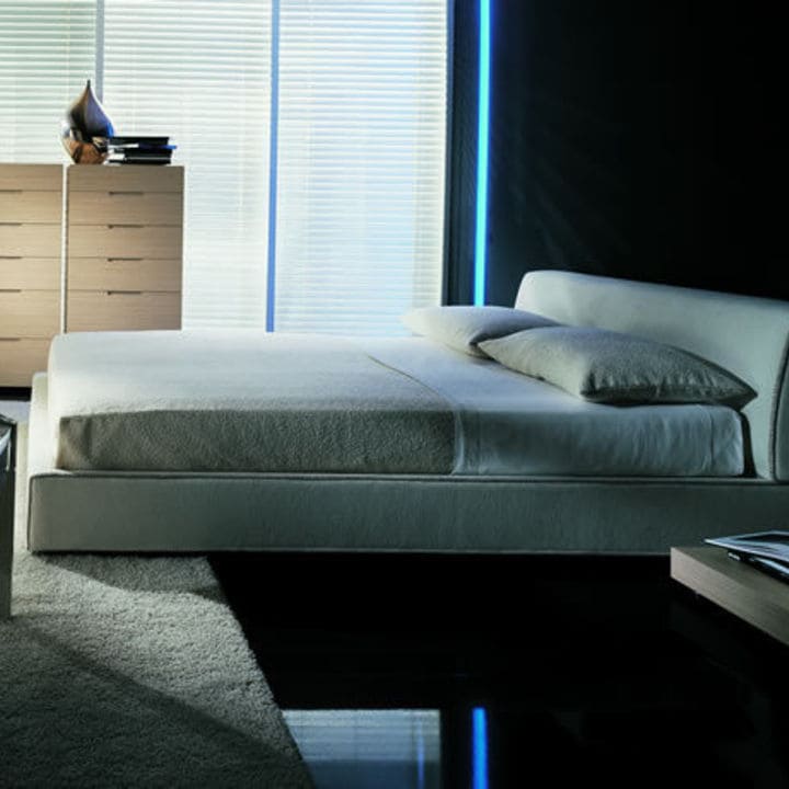 Кровать из текстиля и кожи КМ-3
