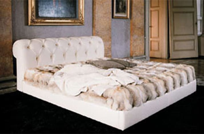 Кровать из текстиля и кожи КМ-29