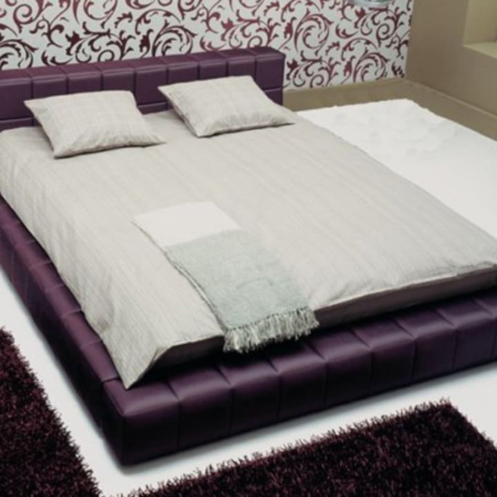 Кровать из текстиля и кожи КМ-35