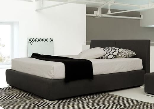 Кровать из текстиля и кожи КМ-47